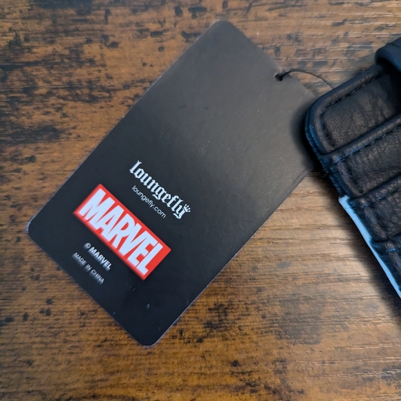 Loungefly Marvel Punisher Wallet - Picture 8 of 8